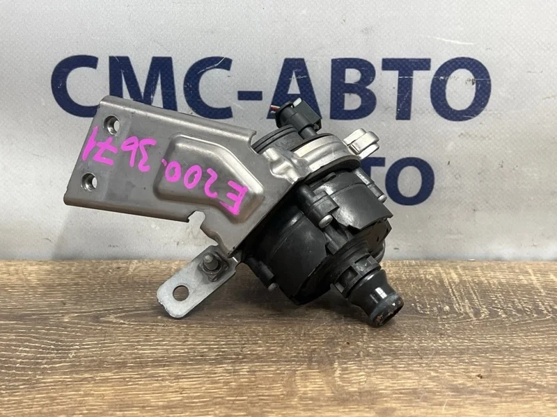 Насос охлаждения электрический Mercedes-Benz E-Class 2017 A0005004386 W213 274.920, правый
