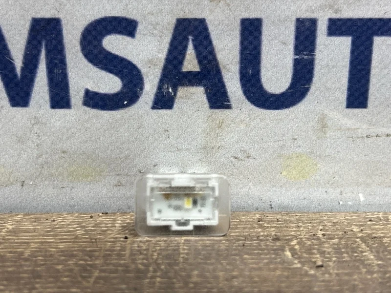 Плафон салона Audi A7 2012 4G0919390 C7 3.0 CGW