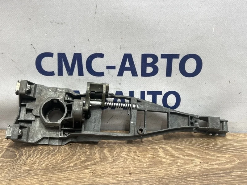 Кронштейн ручки двери Volvo XC90 31253175 ХС90 2.5 B5254T2, передний левый