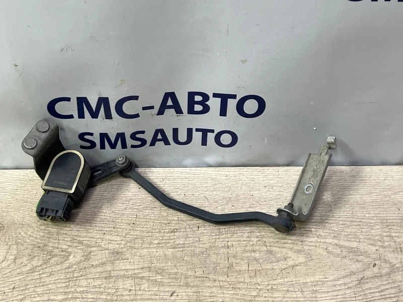 Датчик уровня подвески Volvo XC70 31288272 ХС70 3.0 B6304T4, передний правый