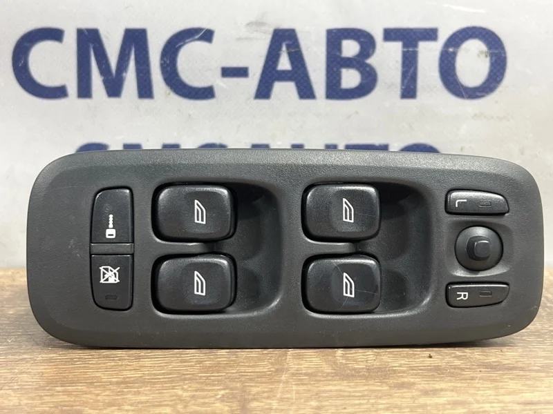 Блок управления стеклоподъемника Volvo XC90 30773895 ХС90 3.2 B6324S, передний левый