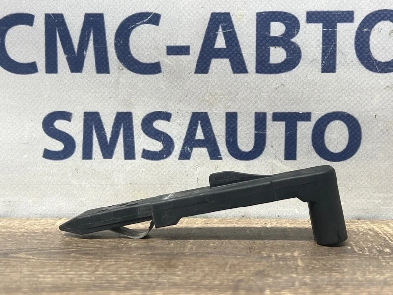 Кронштейн фары Volvo XC60 30763155 ХС60 B4204T6