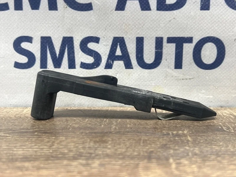 Кронштейн фары Volvo XC60 30763155 ХС60 B4204T6