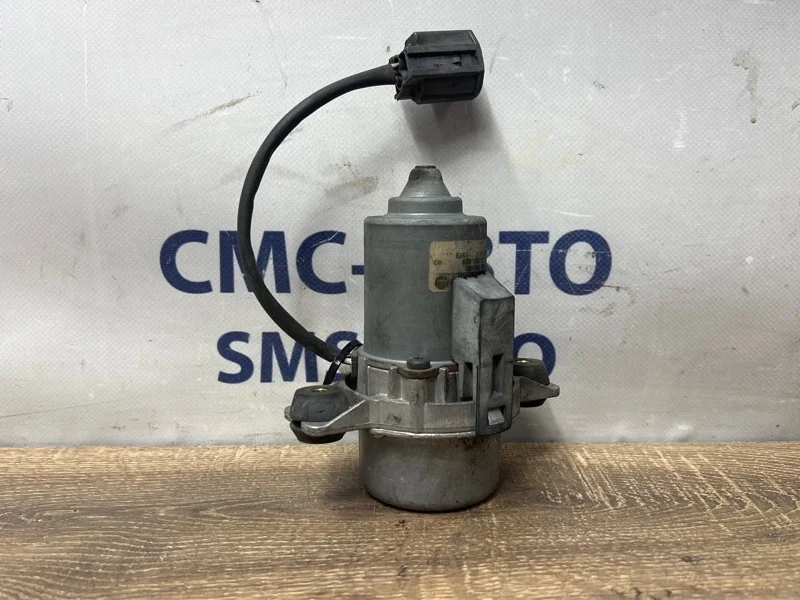 Насос вакуумный электрический Volvo XC90 30630398 ХС90 2.5 B5254T2