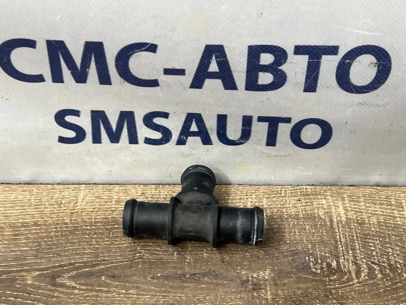 Фланец системы охлаждения Audi A6 2009 N90760601 C6 3.0 CAJ