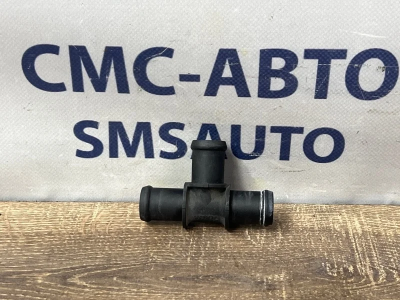 Фланец системы охлаждения Audi A6 2009 N90760601 C6 3.0 CAJ