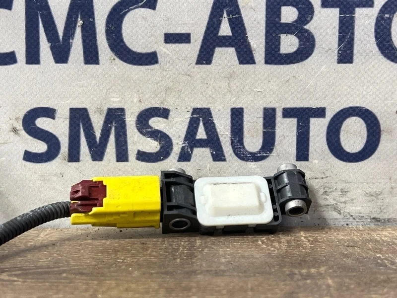 Датчик удара Audi A8 2005 8E0959651A D3 BPK, передний