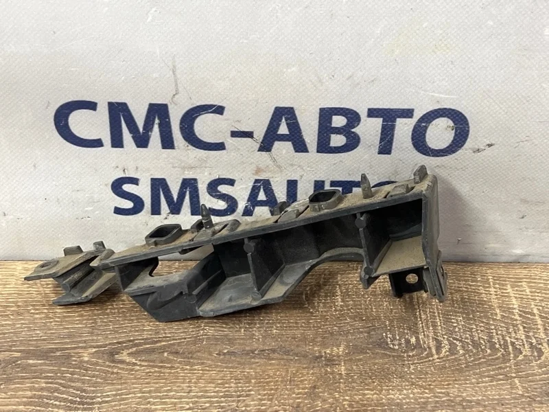 Кронштейн бампера Audi A6 2014 4G0807284 C7 2.0T CDN, передний правый