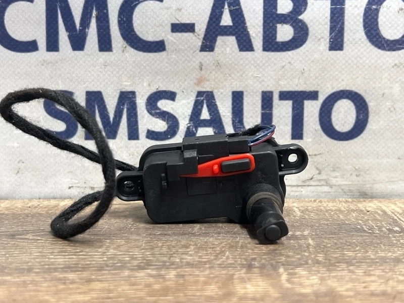 Замок лючка бензобака Audi A7 2012 4L0862153D C7 3.0 CGW