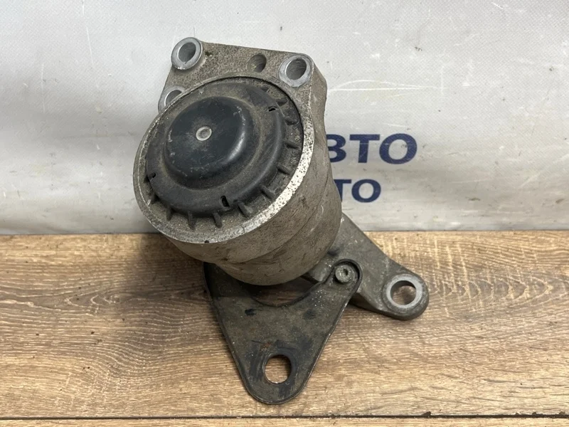 Опора ДВС Volvo XC60 31262708 ХС60 B4204T6, правая