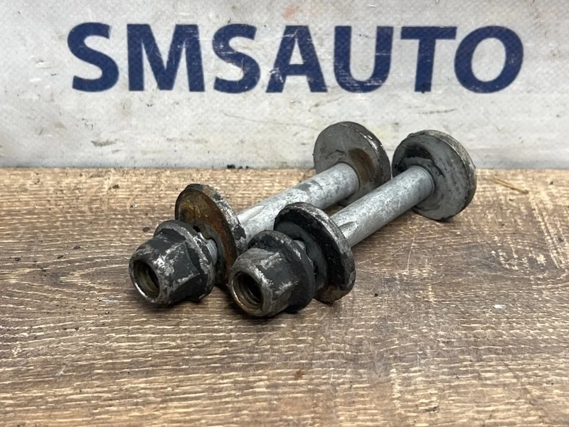 Болт развальный Volvo XC60 30741284 ХС60 B4204T6