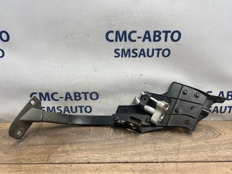 Кронштейн крыла Audi A8 2017 4H0821135E D4 3.0 CRE, передний левый