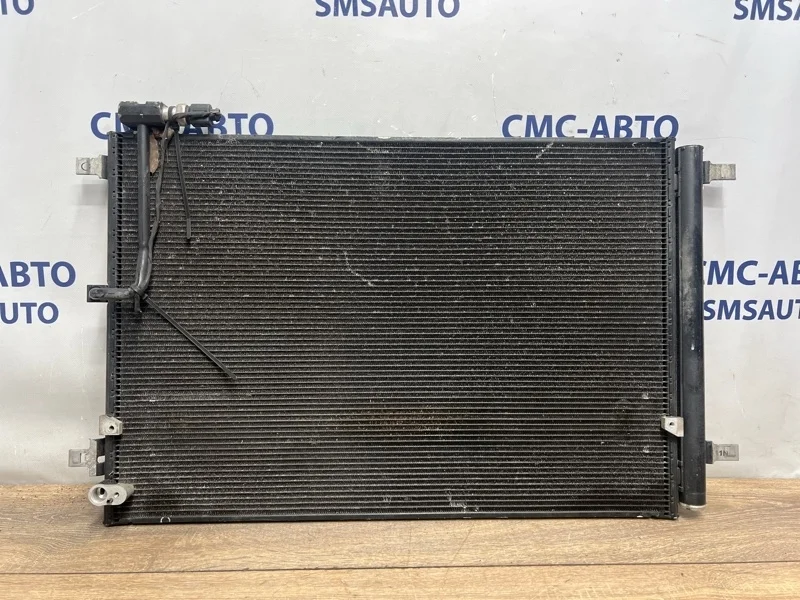 Радиатор дополнительный Audi A8 2012 4H0260403C D4 4.2 CDR