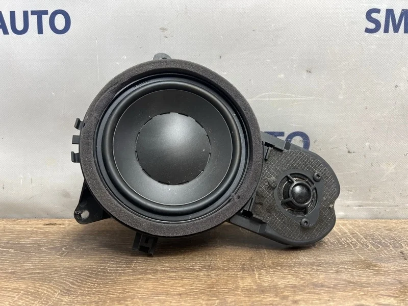 Динамик Volvo XC90 30752353 ХС90 4.4 B8444S, передний правый