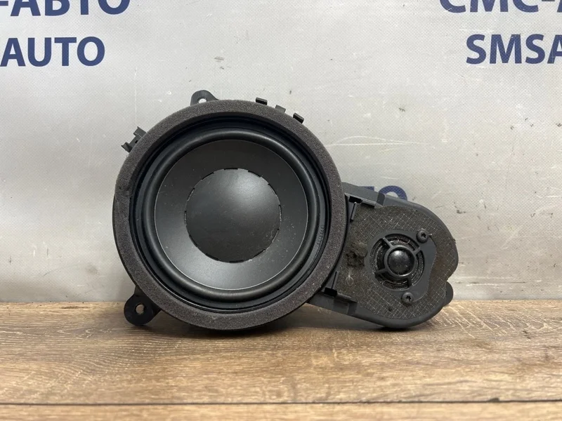 Динамик Volvo XC90 30752352 ХС90 4.4 B8444S, передний левый