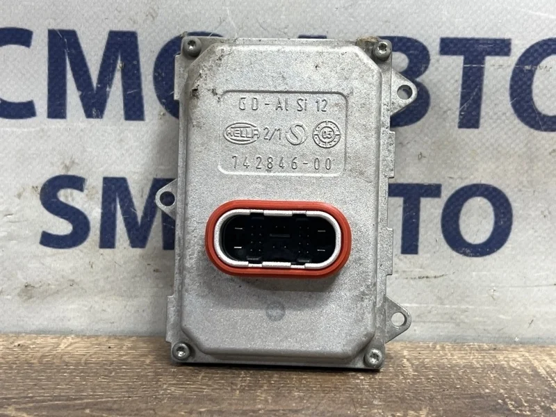 Блок управления фарой Audi A6 2006 4F0941329B C6 3.2 AUK, правый