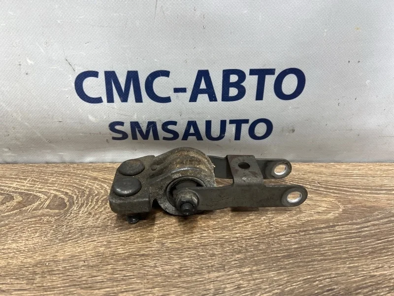Опора АКПП Volvo XC90 30680750 2.5T