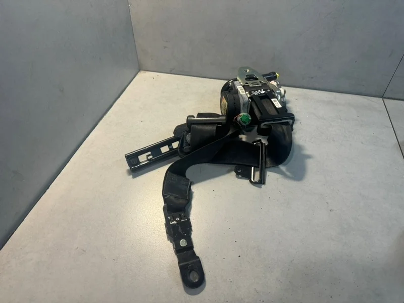 Ремень безопасности Volvo S60