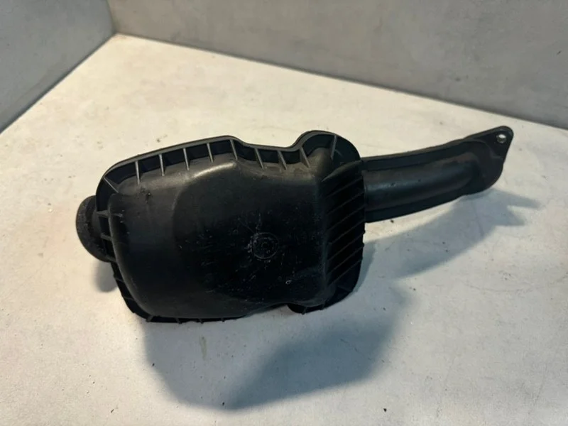 Резонатор воздушного фильтра Volvo XC60