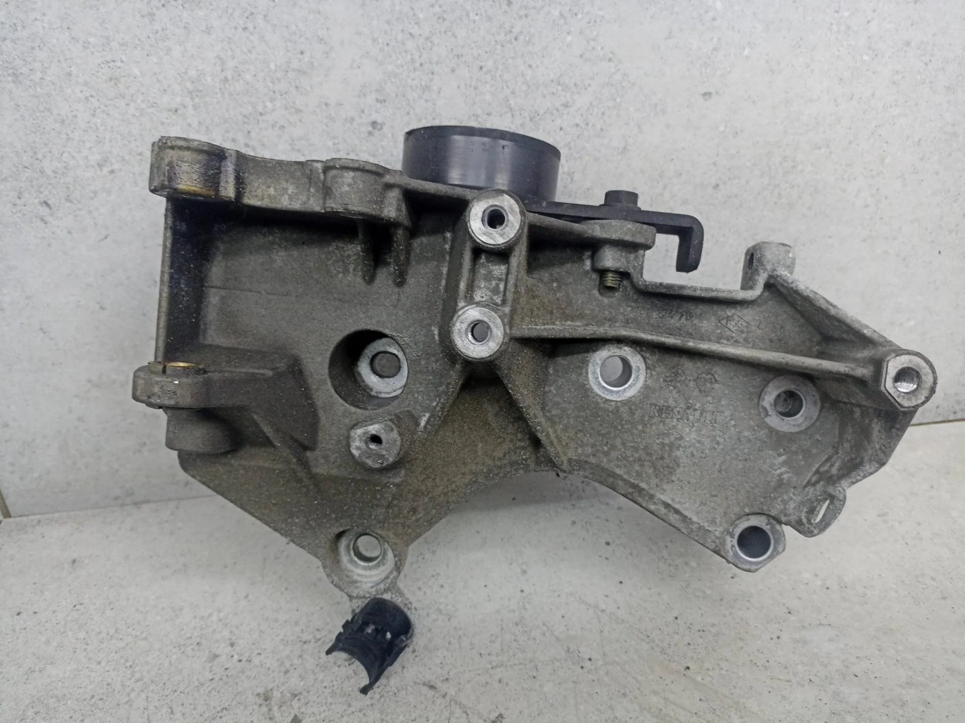 Кронштейн генератора Renault Logan 2007 7700273712