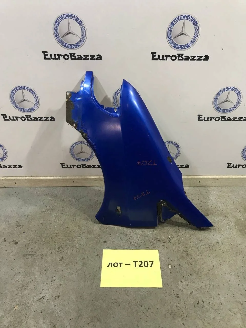 Крыло переднее левое Mercedes W638 Vito