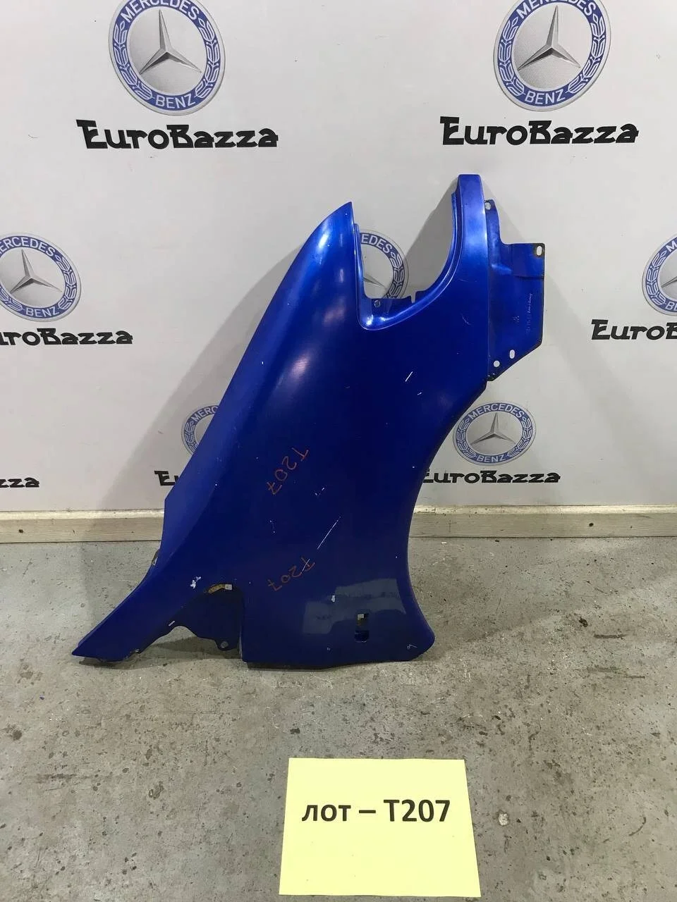 Крыло переднее правое Mercedes W638 Vito