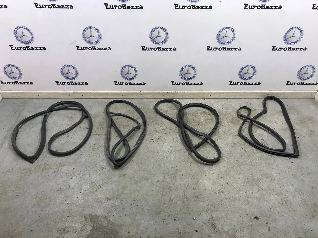 Уплотнитель двери Mercedes W211