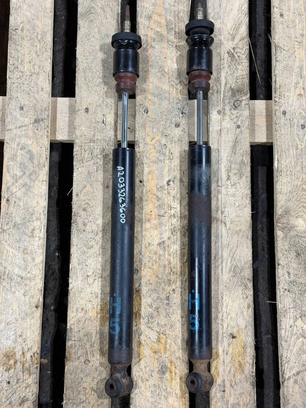 Амортизатор задний Mercedes C W203