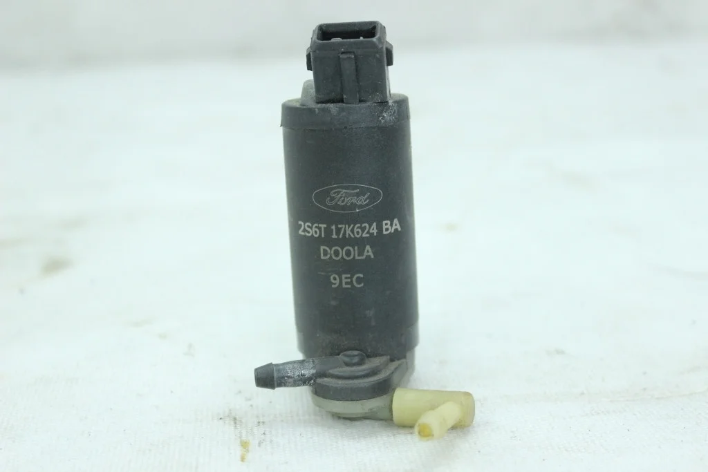 Насос бачка омывателя Ford Fusion