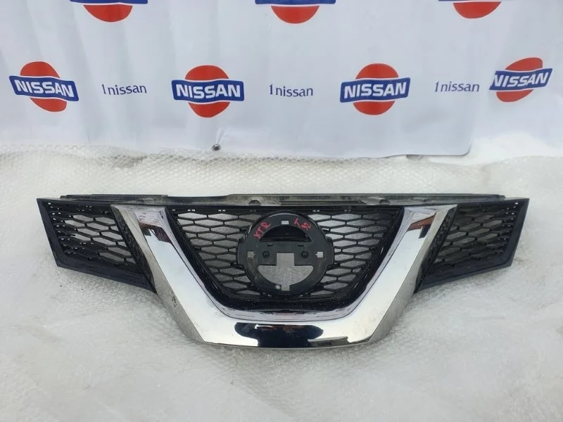 Решетка радиатора Nissan X Trail 2014-2018 623104CM0A T32, передняя