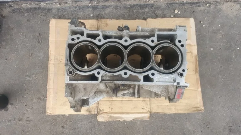 Блок цилиндров Nissan X Trail 2007-2014 11000EN205 T31 MR020, передний