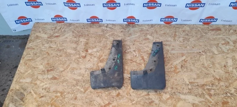 Брызговик Nissan X Trail 2007-2014 78812JG000 T31 MR020, задний правый