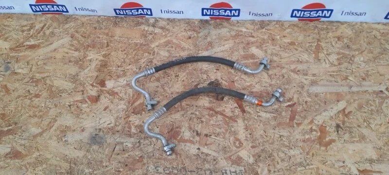 Трубка кондиционера Nissan Note 2006-2013 924909U100 E11 HR16, передняя