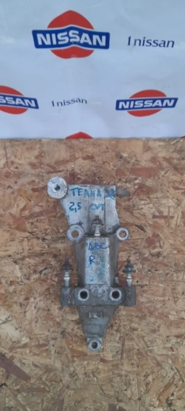 Кронштейн двигателя Nissan Teana 2008-2010 11231JP00B J32 VQ 25, передний правый