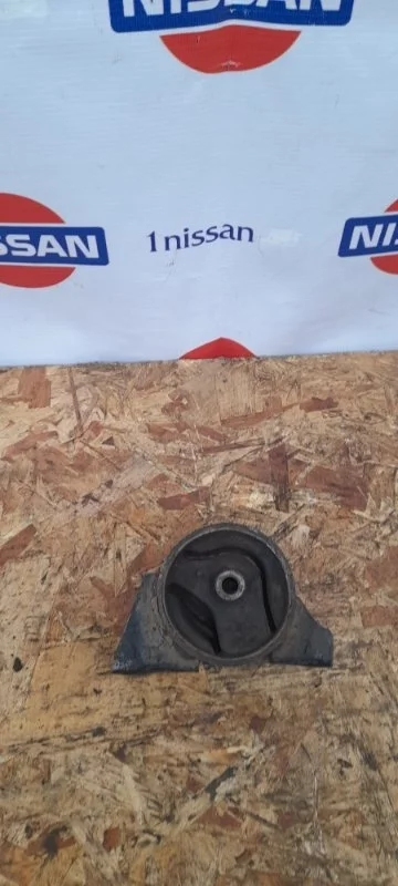 Подушка двигателя Nissan Almera 2000-2006 11320BM500 N16 QG 18, задняя