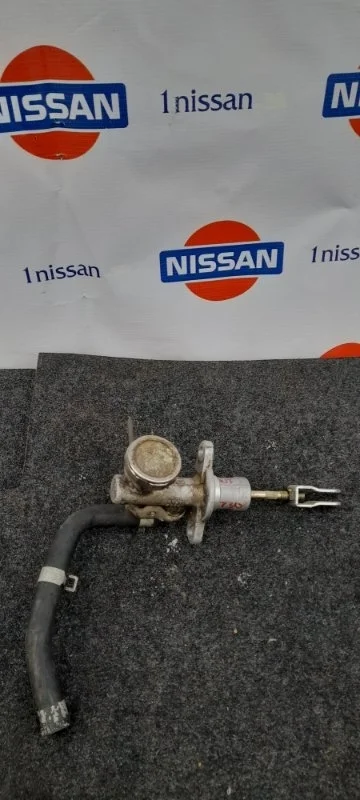 Главный цилиндр сцепления Nissan X Trail 2002-2007 306105M017 Т30 QR 20, передний