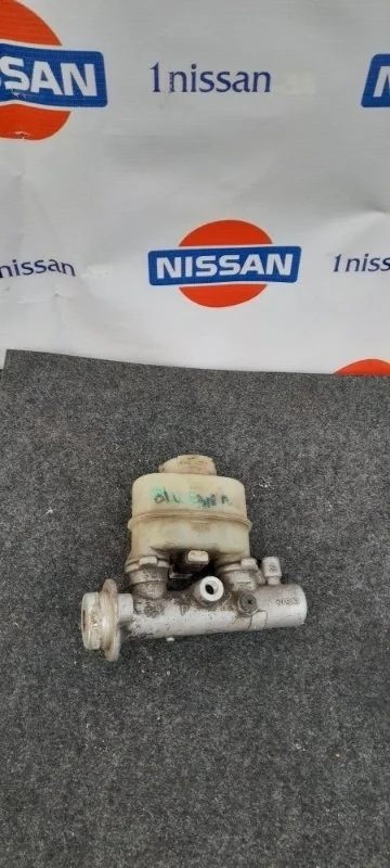Главный тормозной цилиндр Nissan Bluebird 1991-1996 460100E911 U13 SR18, передний