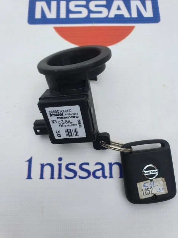 Антенна иммобилайзера Nissan Note 2006-2013 28590AX600 E11 CR14, передняя левая
