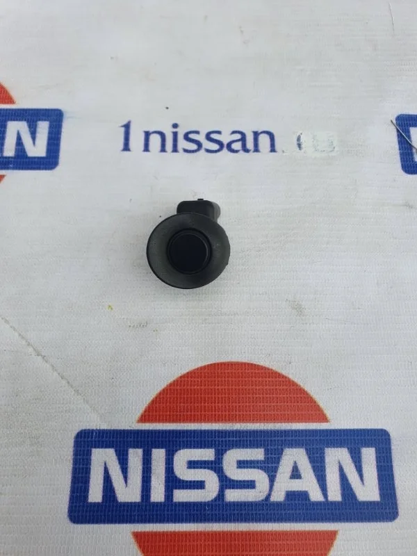 Датчик парковки Nissan Qashqai 2006-2013 28438JD00A J10 MR20, задний левый