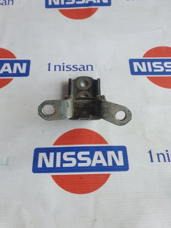 Петля двери Nissan Teana 2008-2012 80401JN00A J32 VQ25DE, передняя правая