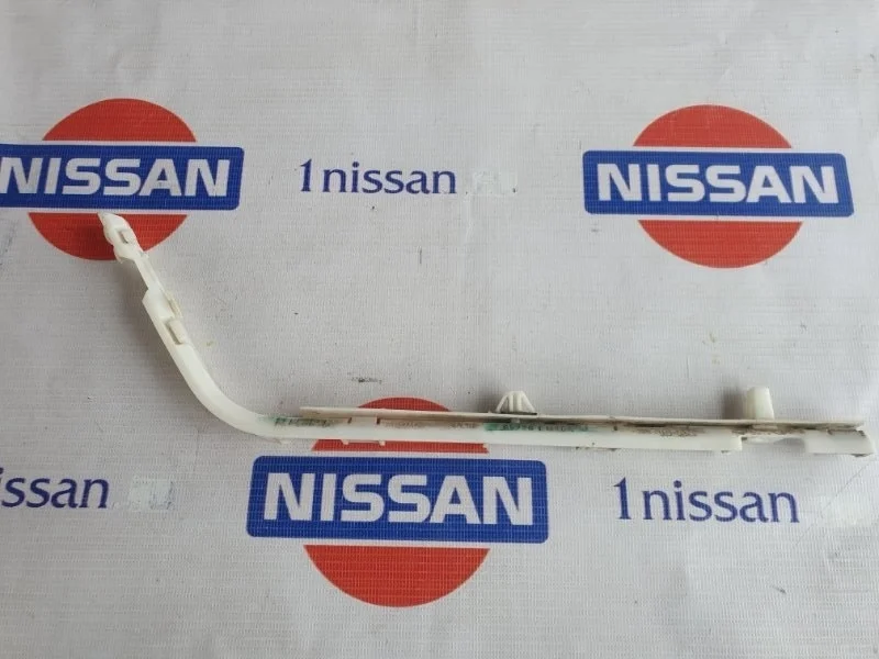 Кронштейн бампера заднего Nissan Tiida 2006-2013 85226EM40A C11 HR16DE, задний правый