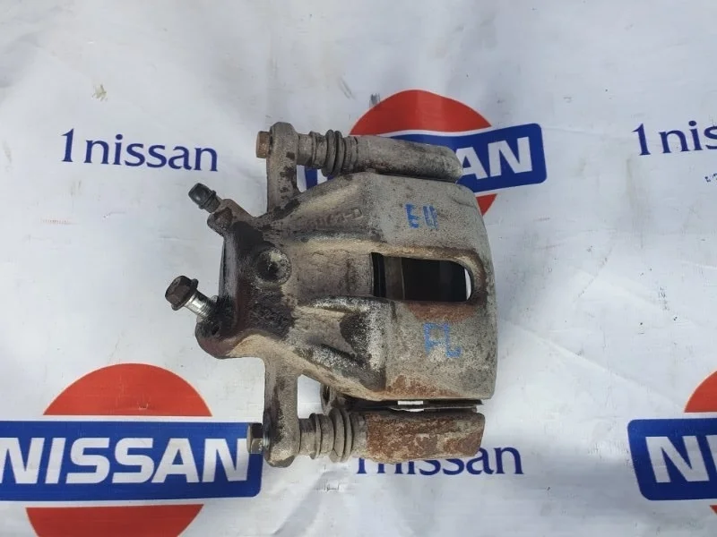 Суппорт тормозной Nissan Note 2007 41011AX60A E11 CR14, передний левый