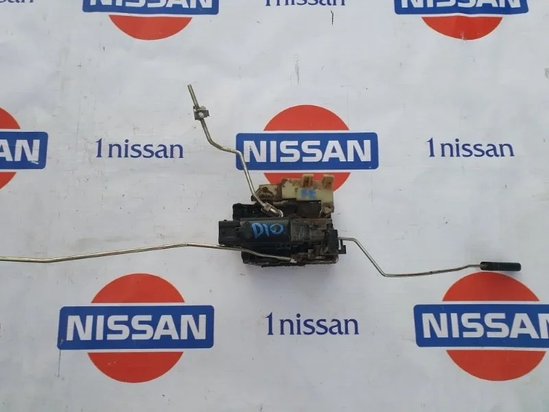 Замок двери Nissan Terrano 2014 805021018R D10 K4M690, передний правый
