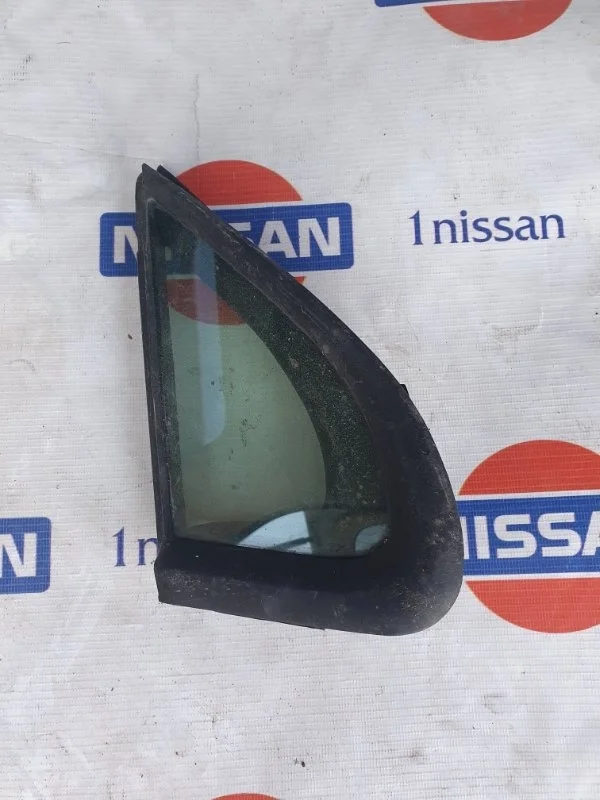 Форточка двери Nissan R nessa 1998 802B25V005 NN-30 KA24, передняя правая