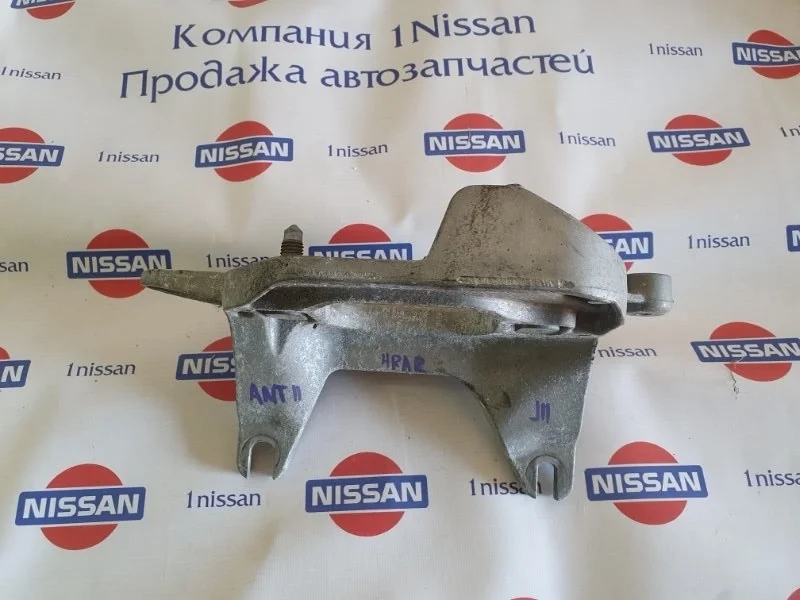 Кронштейн двигателя Nissan Qashqai 2014 112221641R J11 HRA2, передний левый