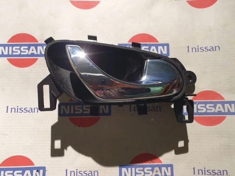 Ручка двери внутренняя Nissan Qashqai 2017 806704EA1A J11 K9K, задняя правая