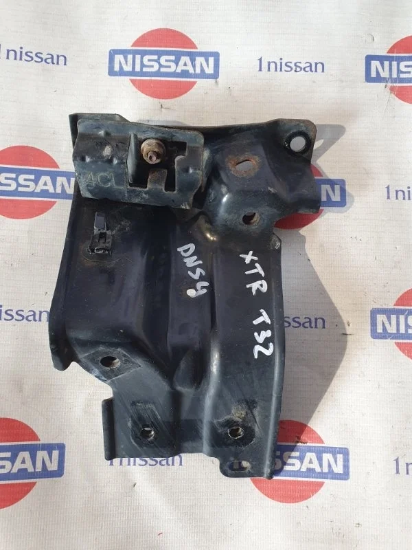 Кронштейн замка капота Nissan X Trail 2015 625504CB0A T32 R9M, передний