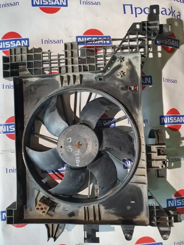 Диффузор радиатора Nissan Terrano 2014 214817577R D10 K4M690, передний