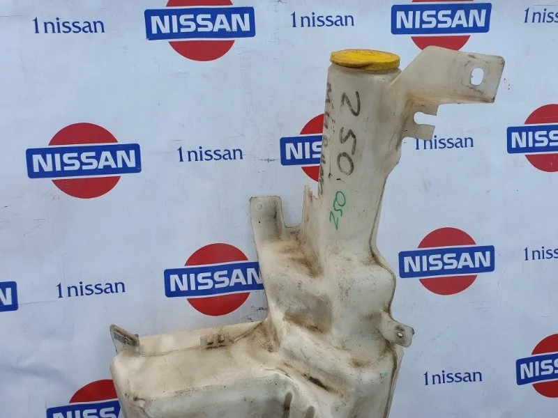 Бачок омывателя фар 28910CC000, передний