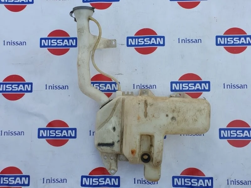 Бачок омывателя фар Nissan 289103Y700, передний